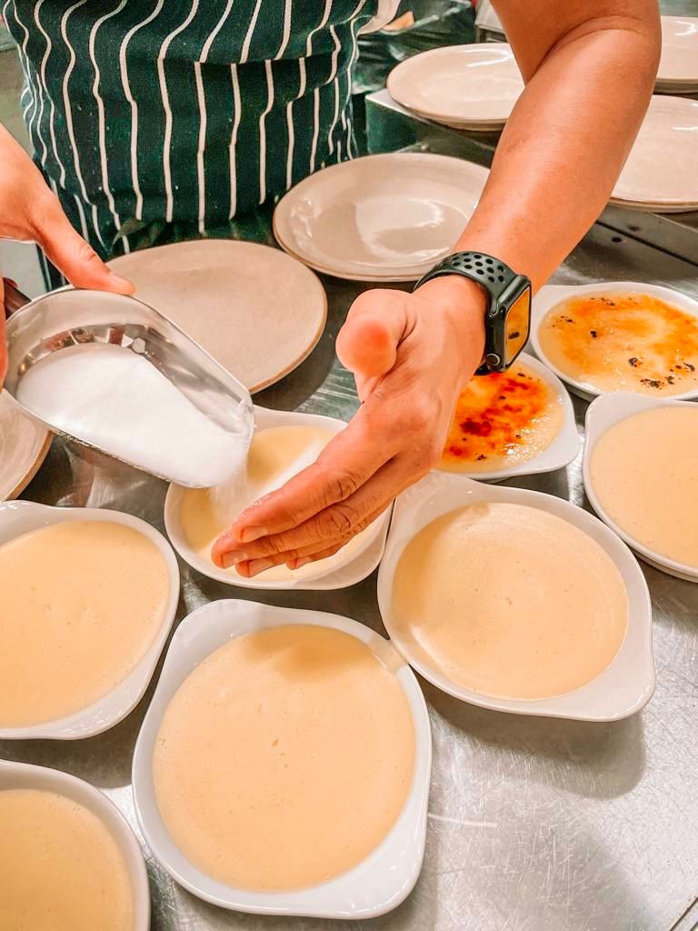 Crème brulee preparation